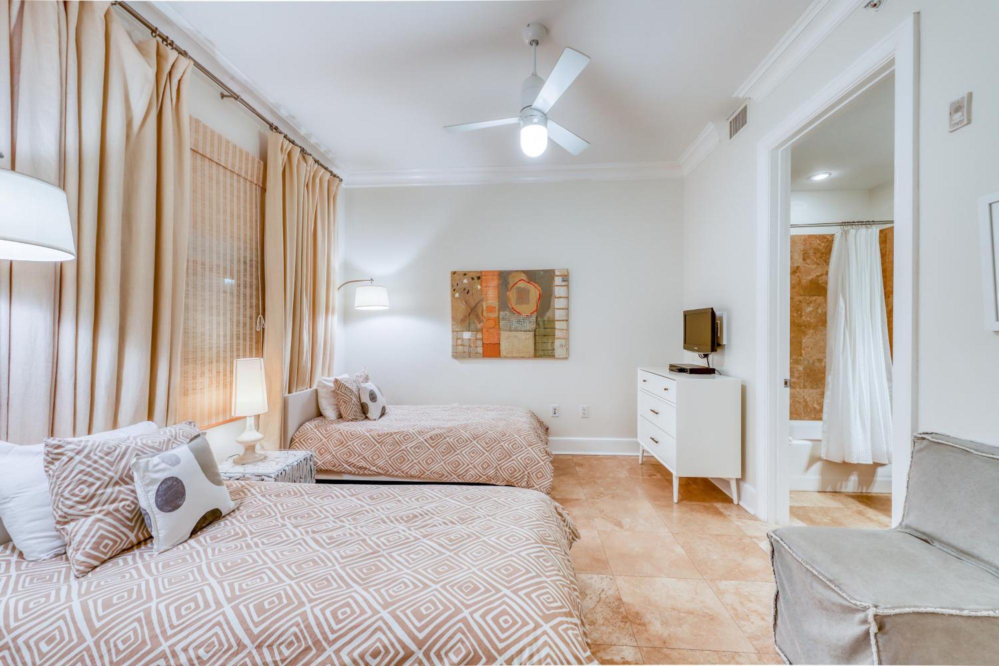 Sanctuary By The Sea Condos Санта-Роза-Бич Номер фото